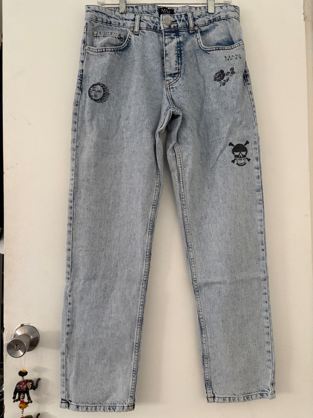 Men's Slim-Straight Light Blue Denim Jeans with Black Graphic Accents